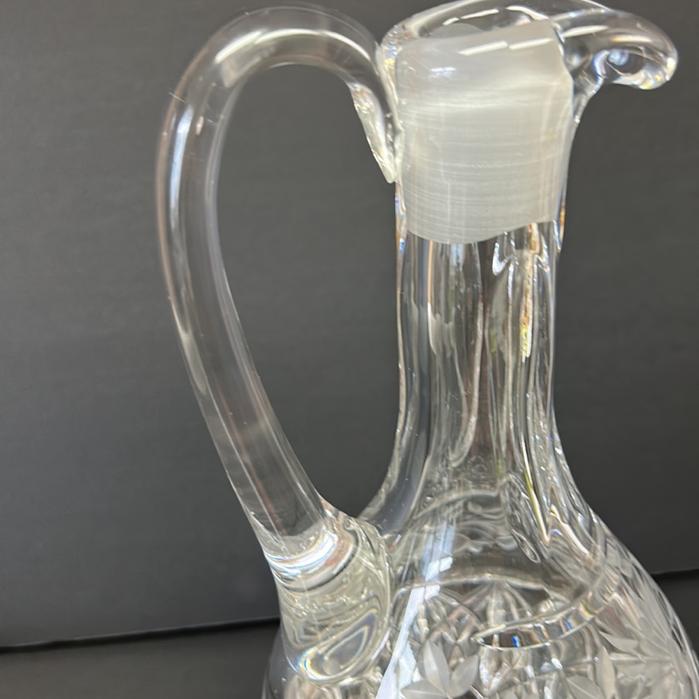 Vintage 15.5” cut crystal tall ewer with etched floral design matching stopper - Picture 7 of 12
